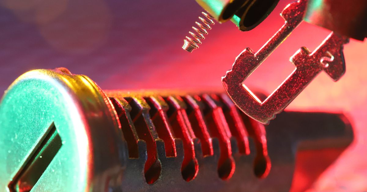 High-Security Car Keys: OEM and Aftermarket Choices — Jamaica Locksmith Queens