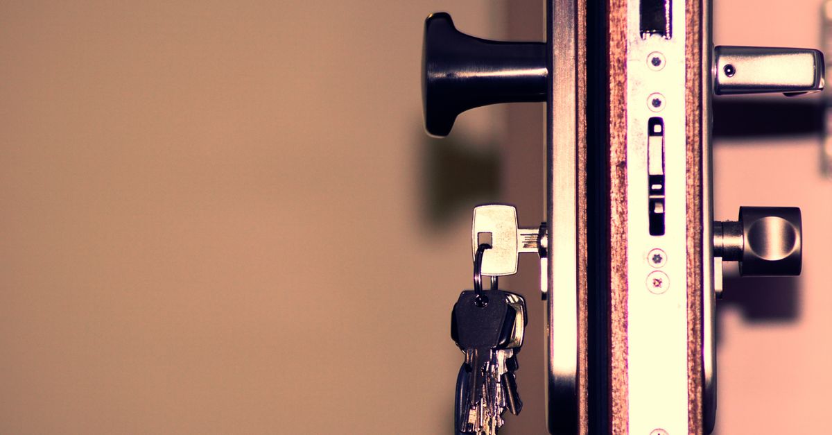 High-Security Lock Brands That Hold Up in Storefronts and Offices — Jamaica Locksmith Queens